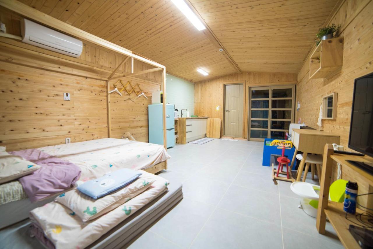 Jeju Sunflower Pension Σεογκουίπο Εξωτερικό φωτογραφία